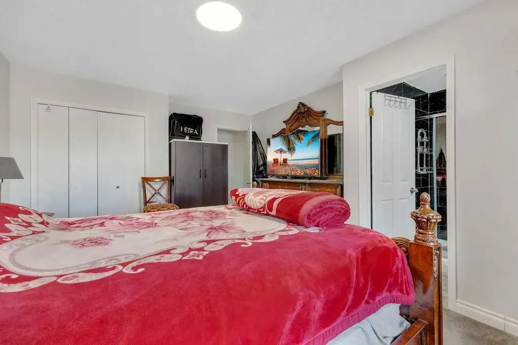 459 Templevale Drive NE