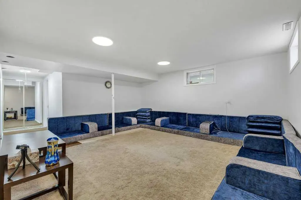 459 Templevale Drive NE