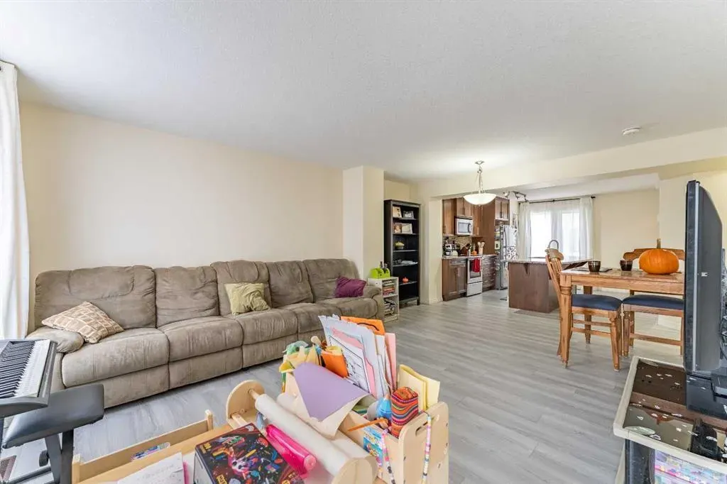 37 Auburn Bay Link SE