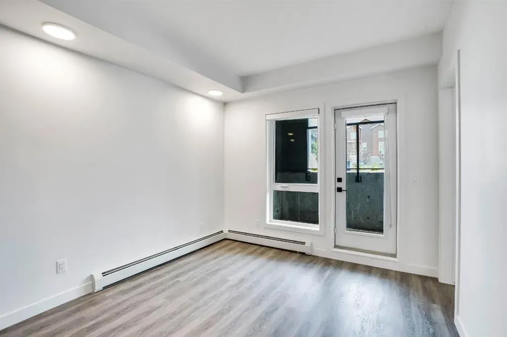 250 Livingston Common NE, #2113