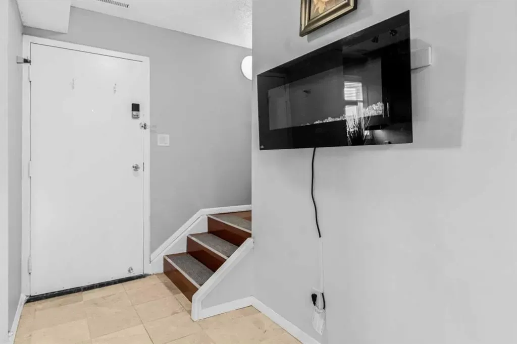 3726 Centre Street NE, #8