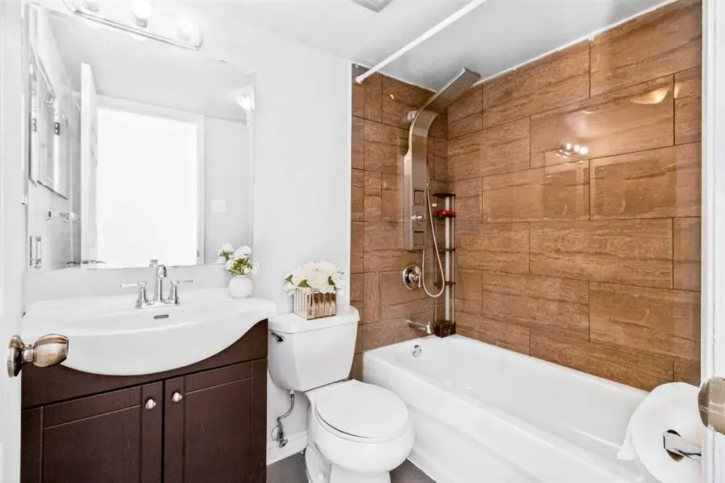 3726 Centre Street NE, #8