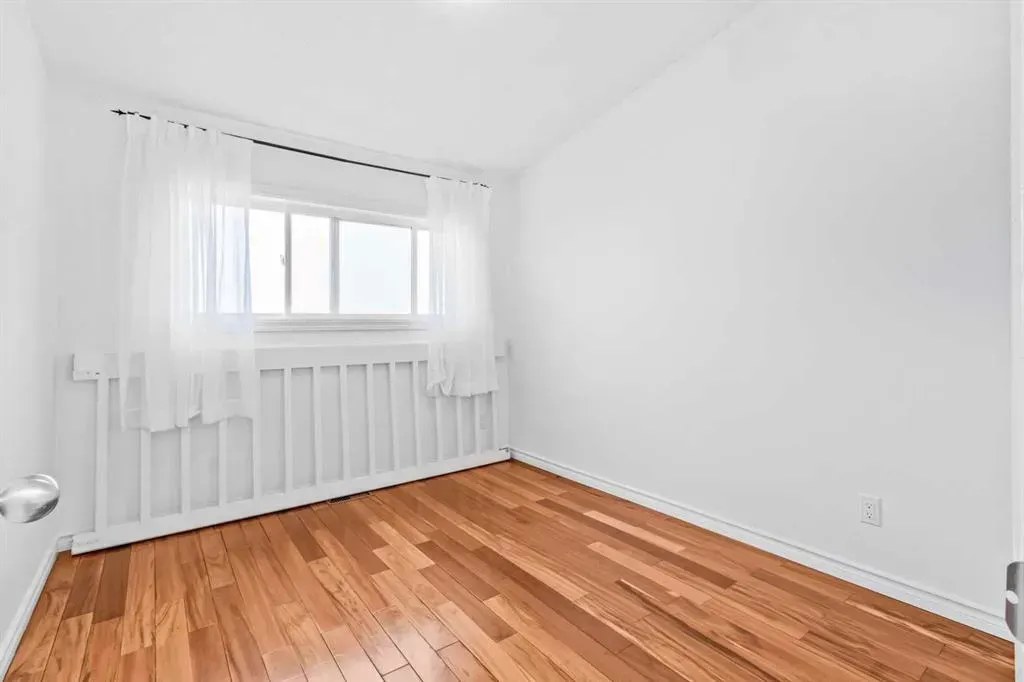 3726 Centre Street NE, #8