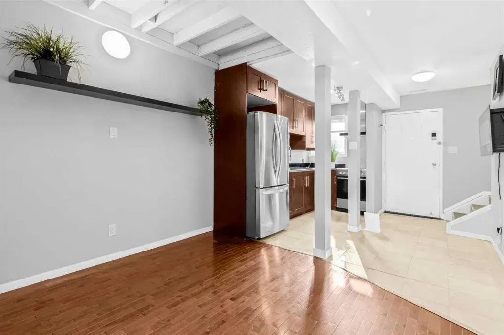 3726 Centre Street NE, #8