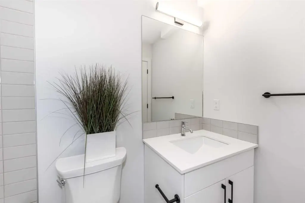 2635 1 Avenue NW, #2