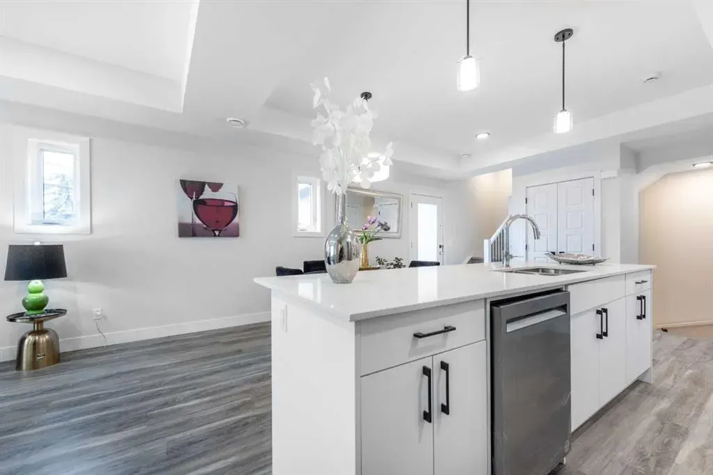 2635 1 Avenue NW, #2