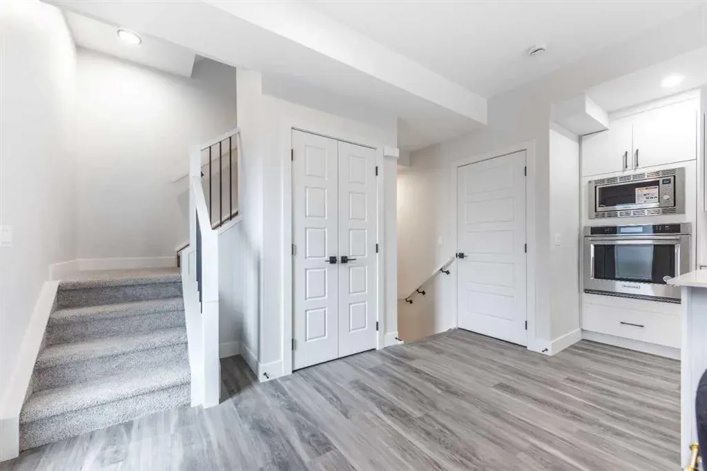 2635 1 Avenue NW, #2