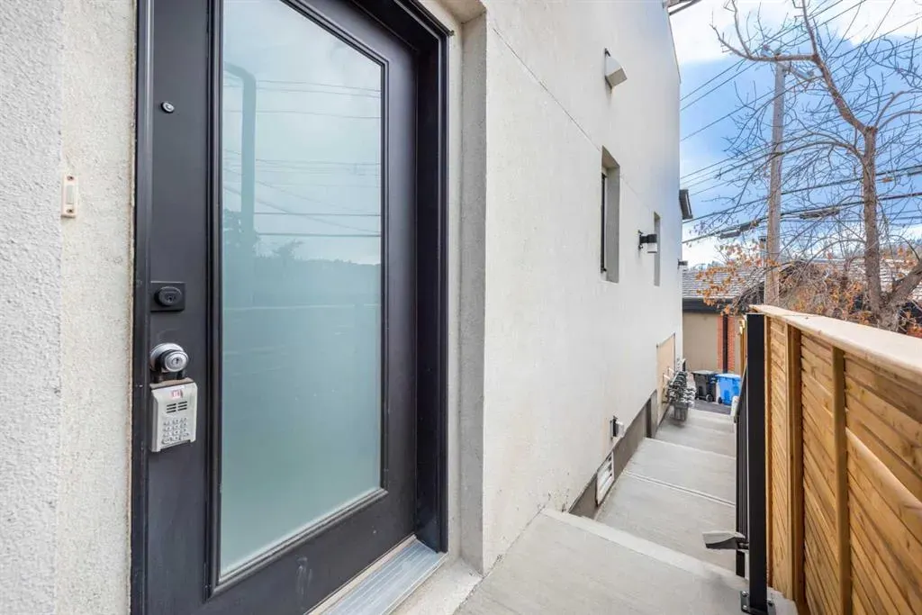 2635 1 Avenue NW, #2