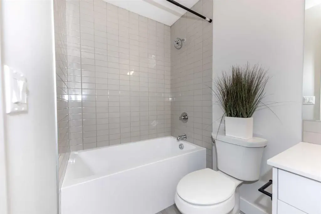 2635 1 Avenue NW, #2