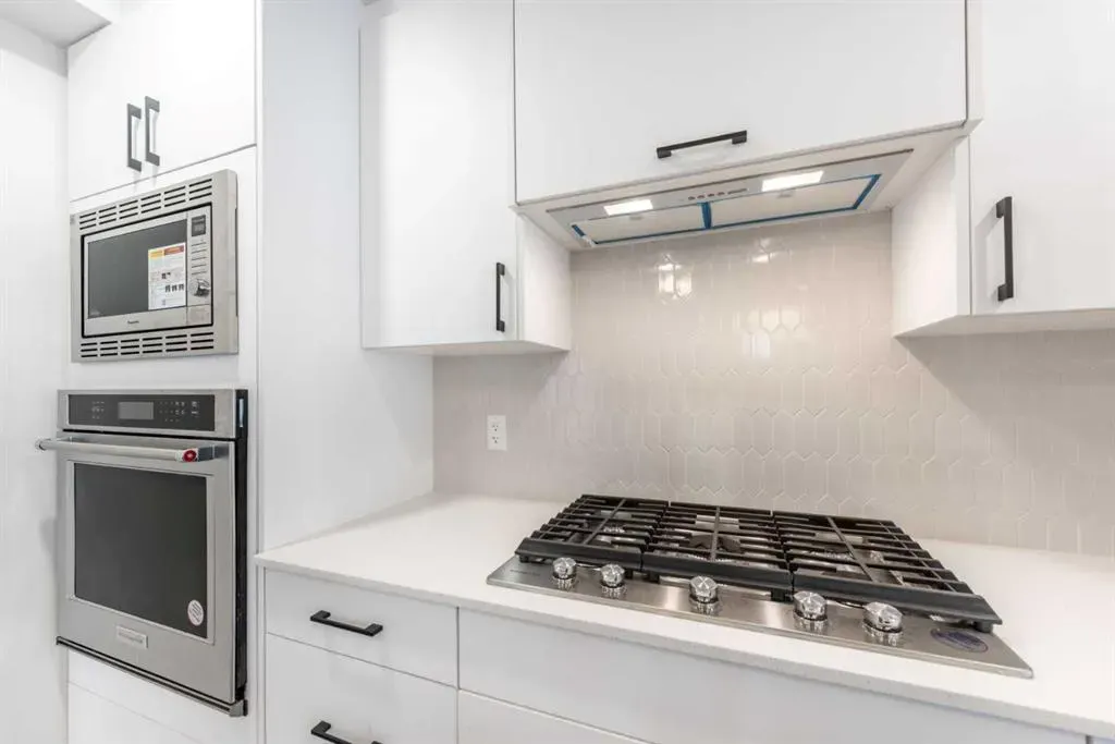 2635 1 Avenue NW, #2