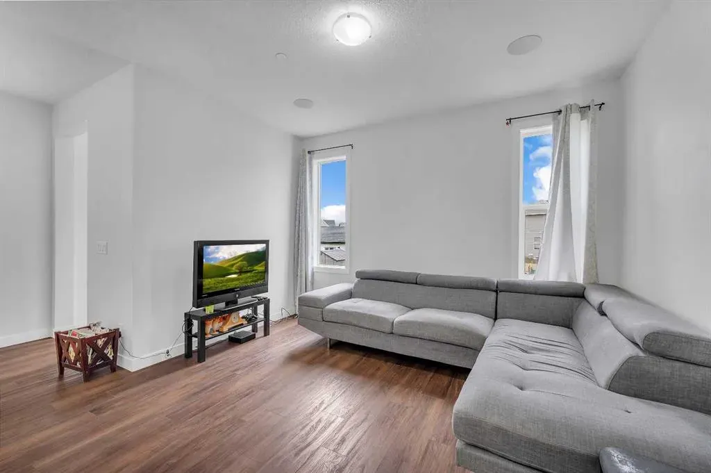 165 Hotchkiss Way SE