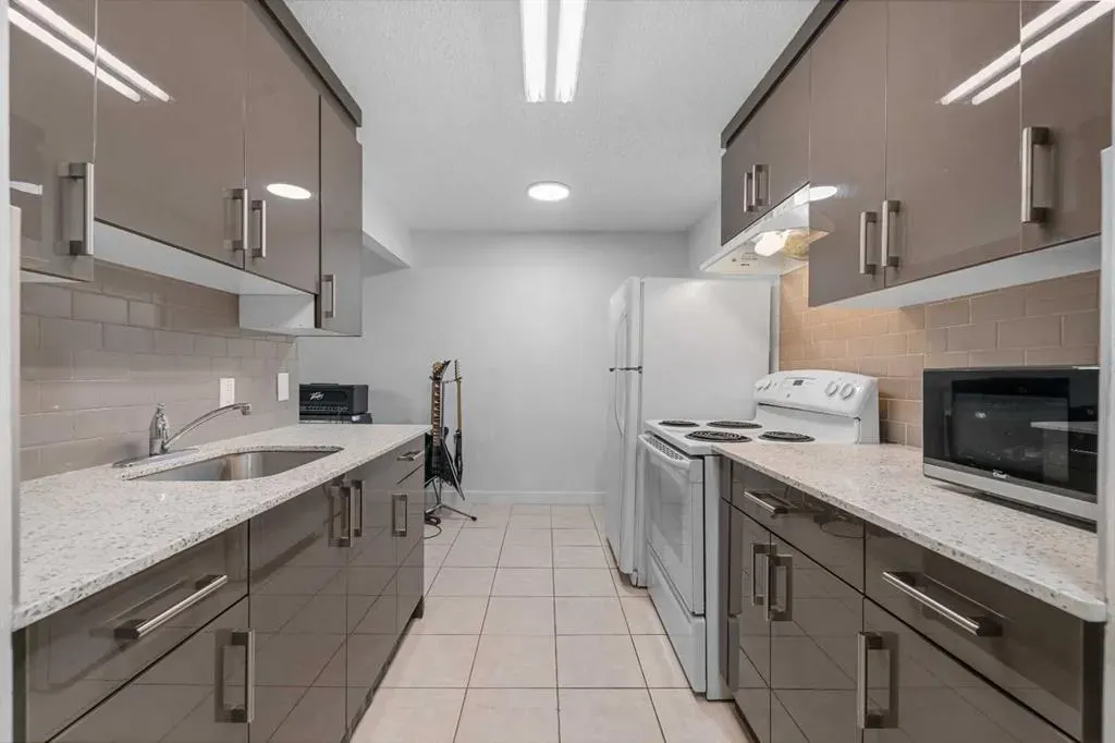 4328 4 Street NW, #205