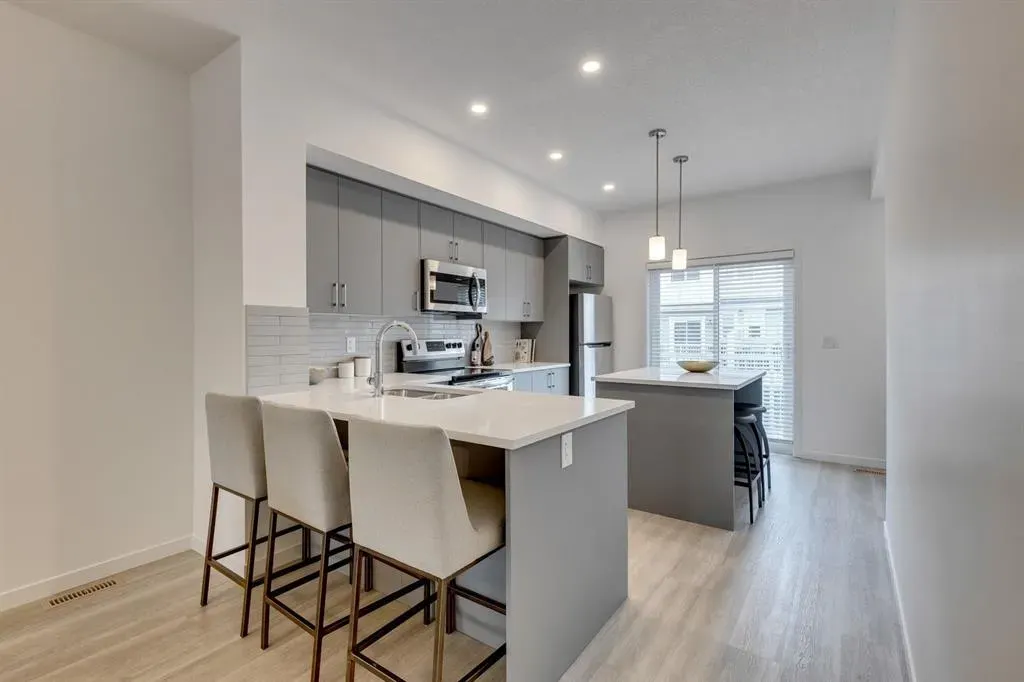 230 Copperleaf Way SE