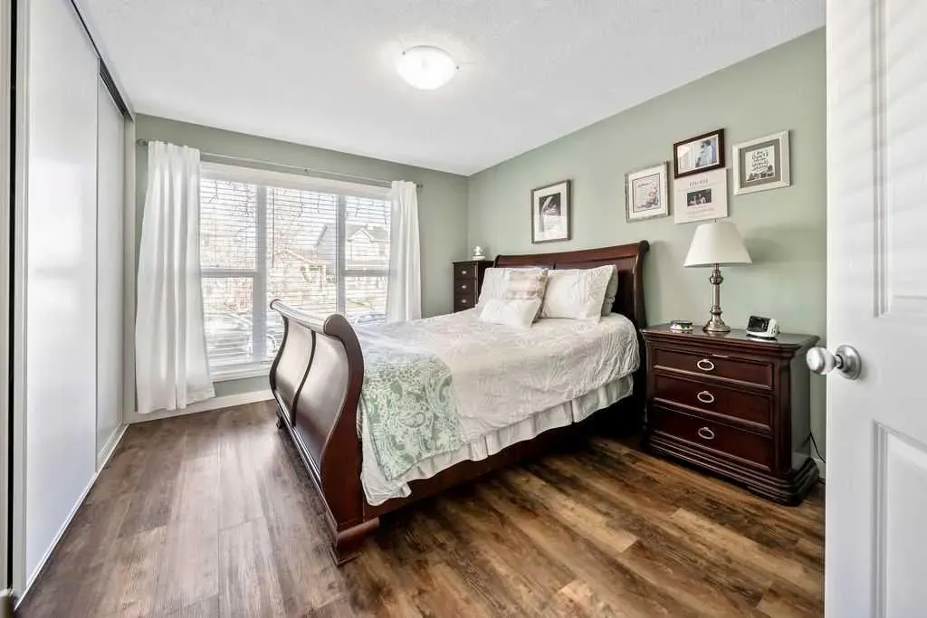 101 Prestwick Avenue SE