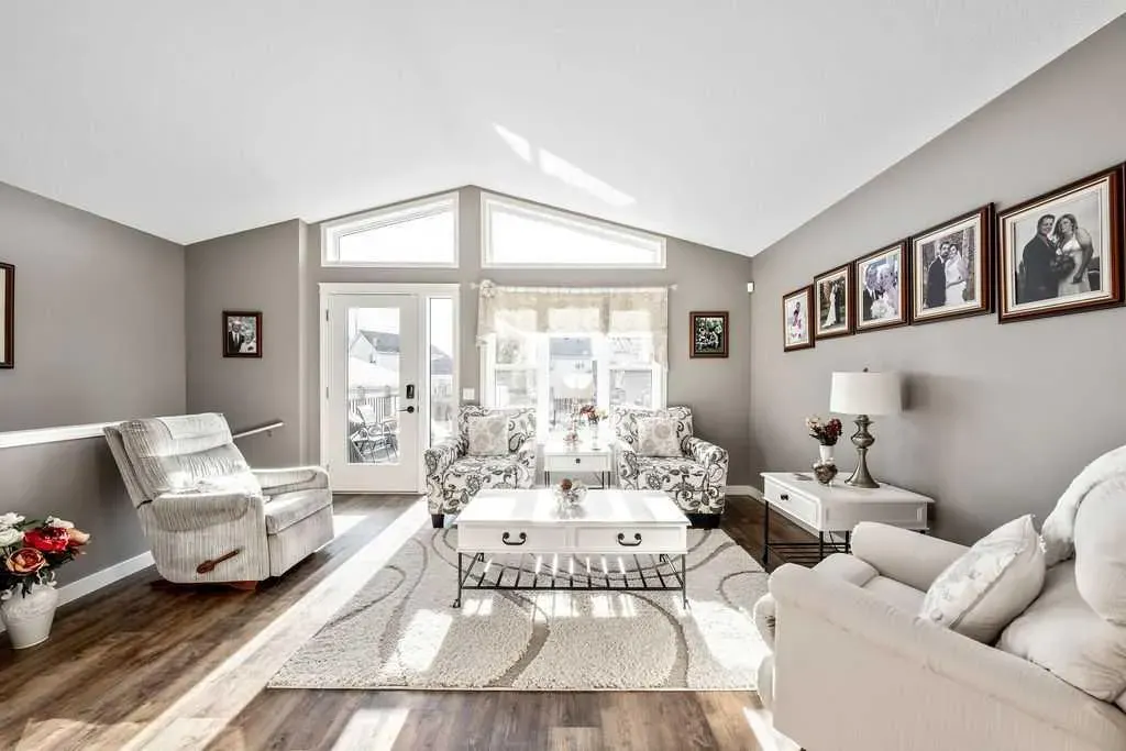 101 Prestwick Avenue SE