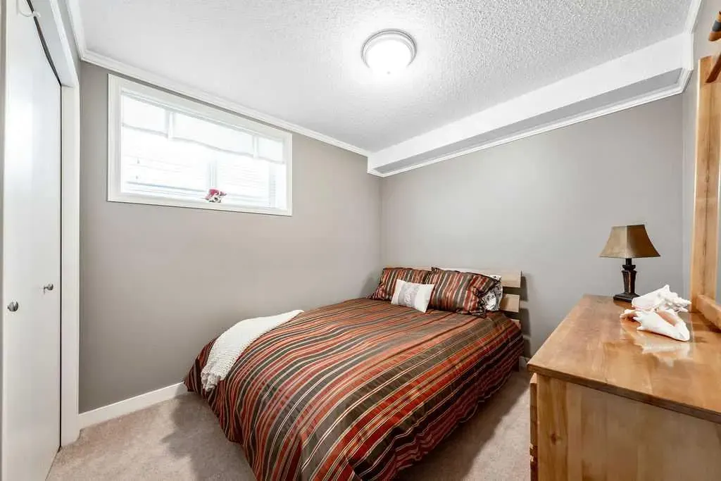 101 Prestwick Avenue SE