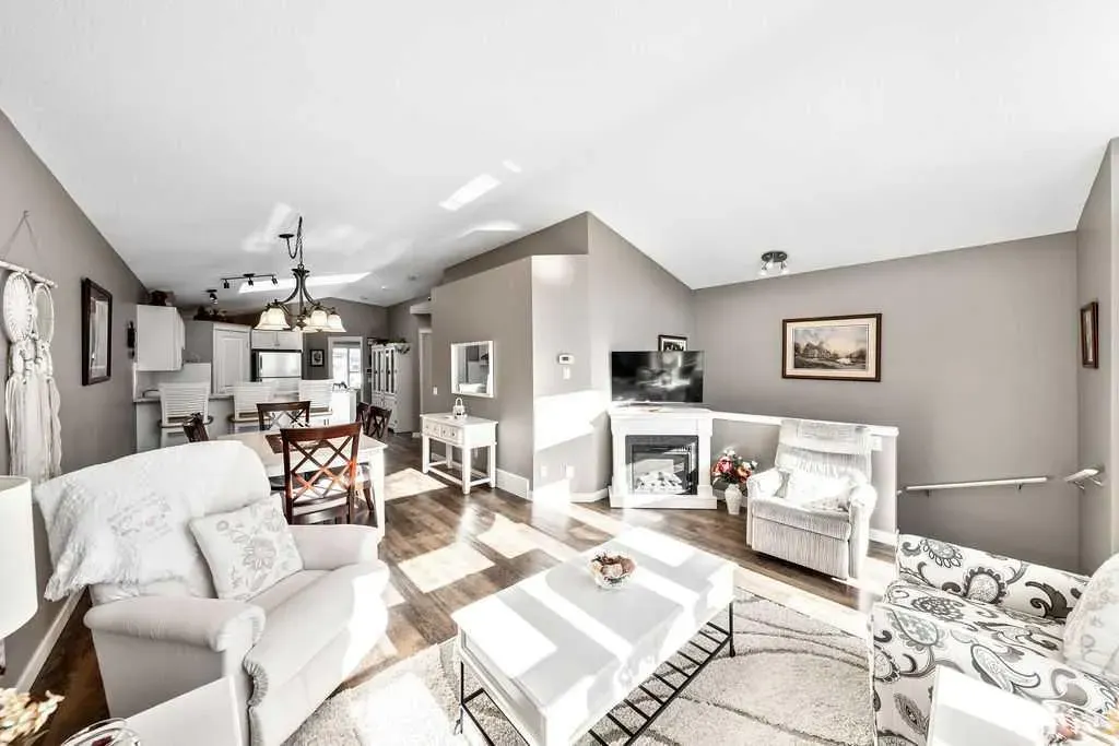 101 Prestwick Avenue SE