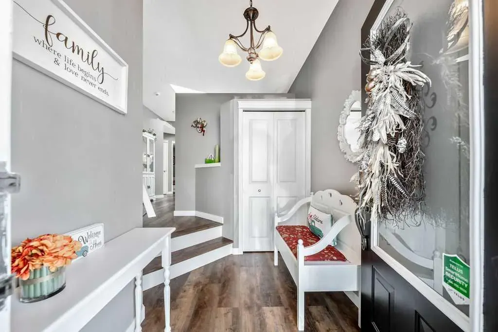 101 Prestwick Avenue SE