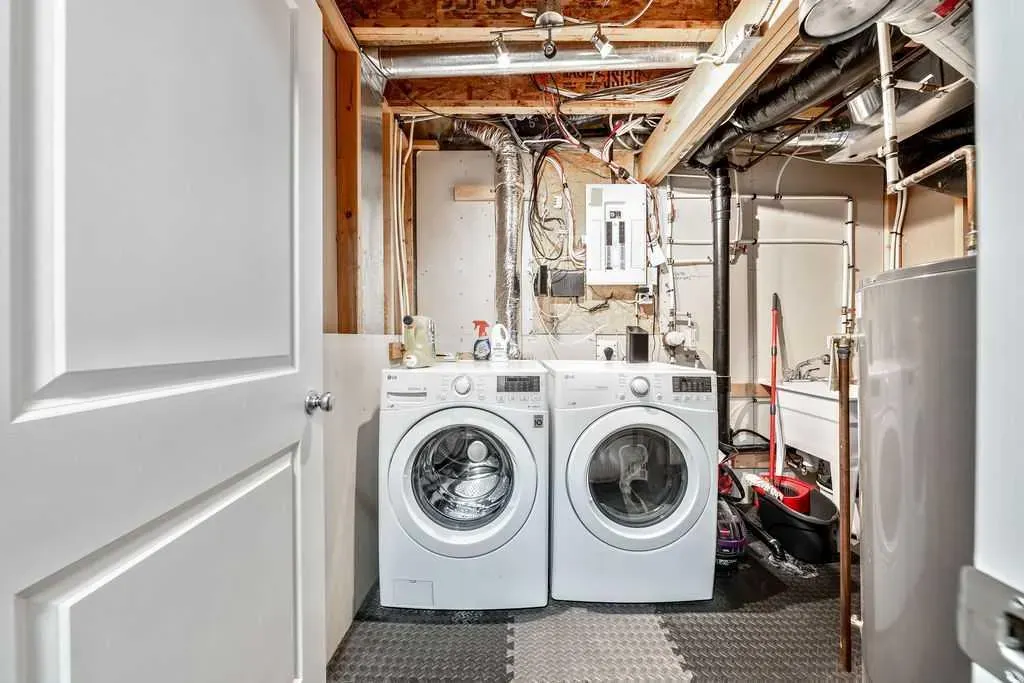 101 Prestwick Avenue SE