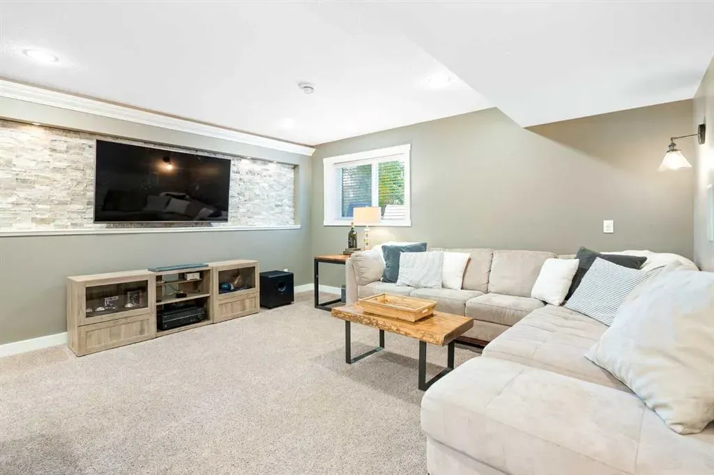 163 Cranarch Landing SE