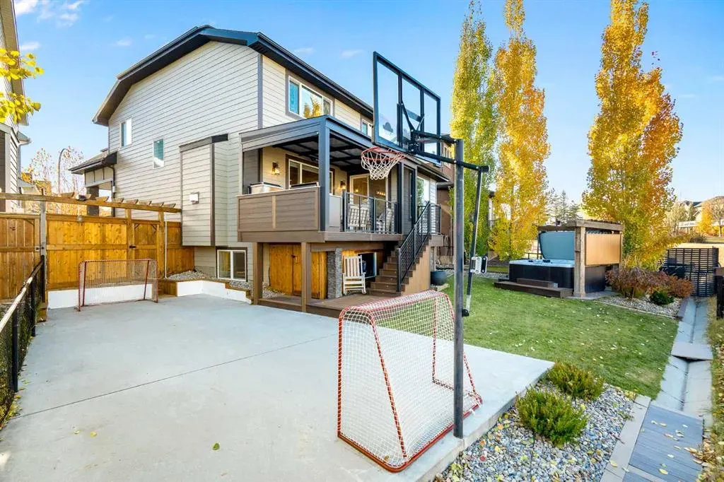 163 Cranarch Landing SE