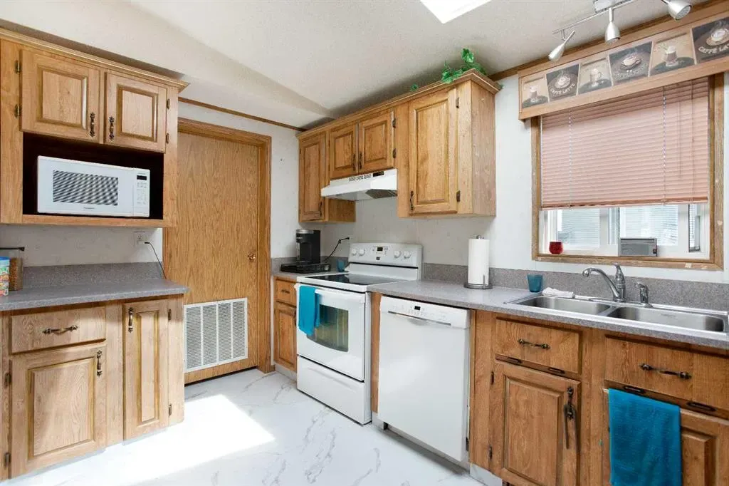 99 Arbour Lake Road NW, #62