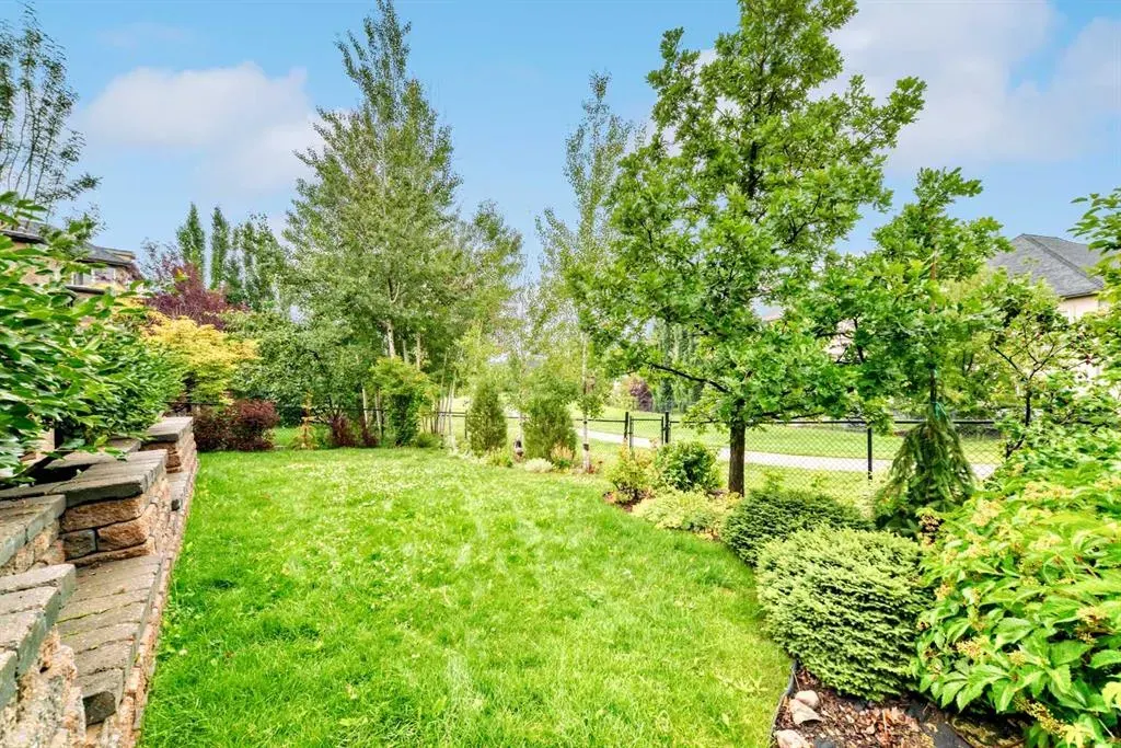 2 Tuscany Estates Crescent NW