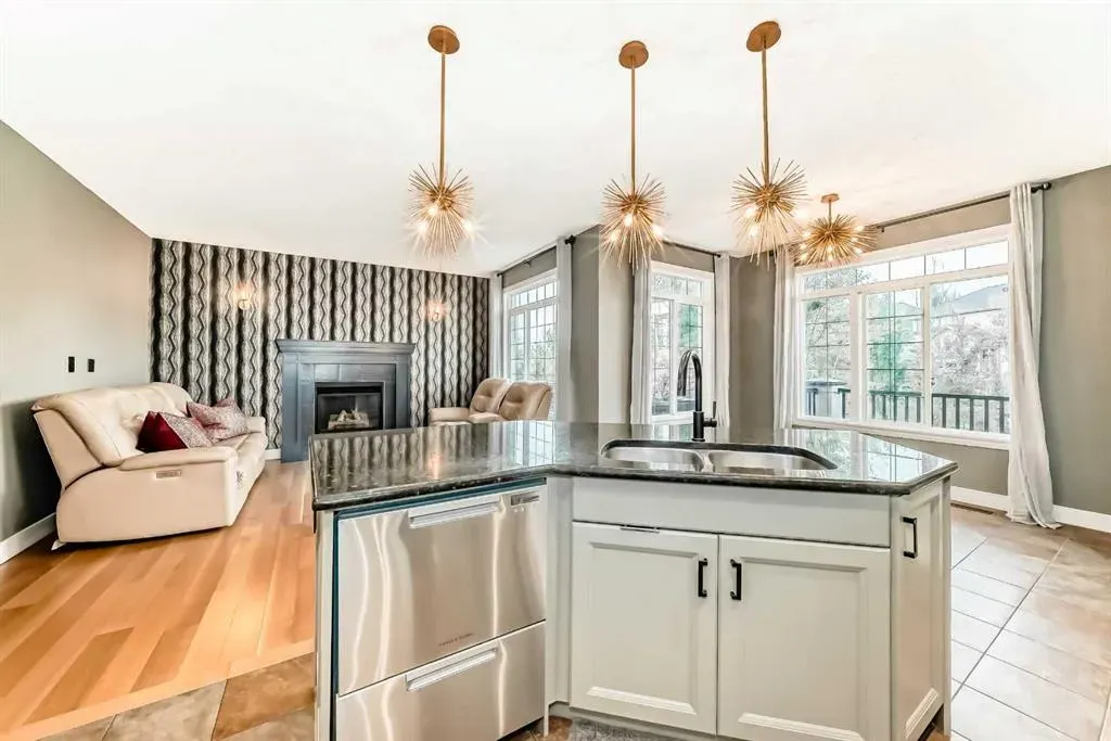 2 Tuscany Estates Crescent NW