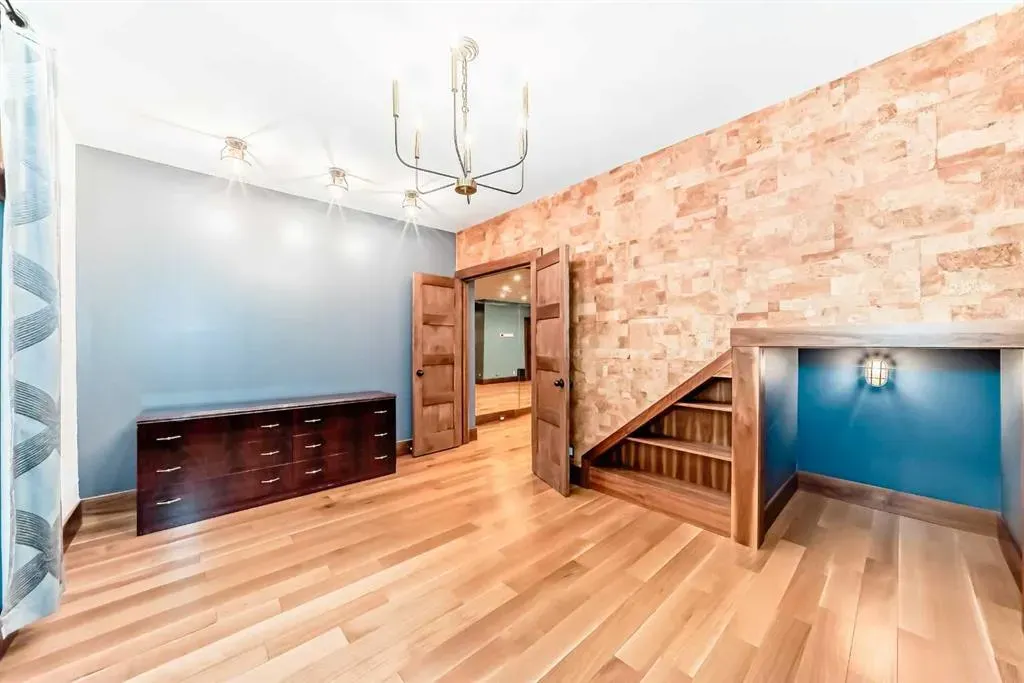 2 Tuscany Estates Crescent NW