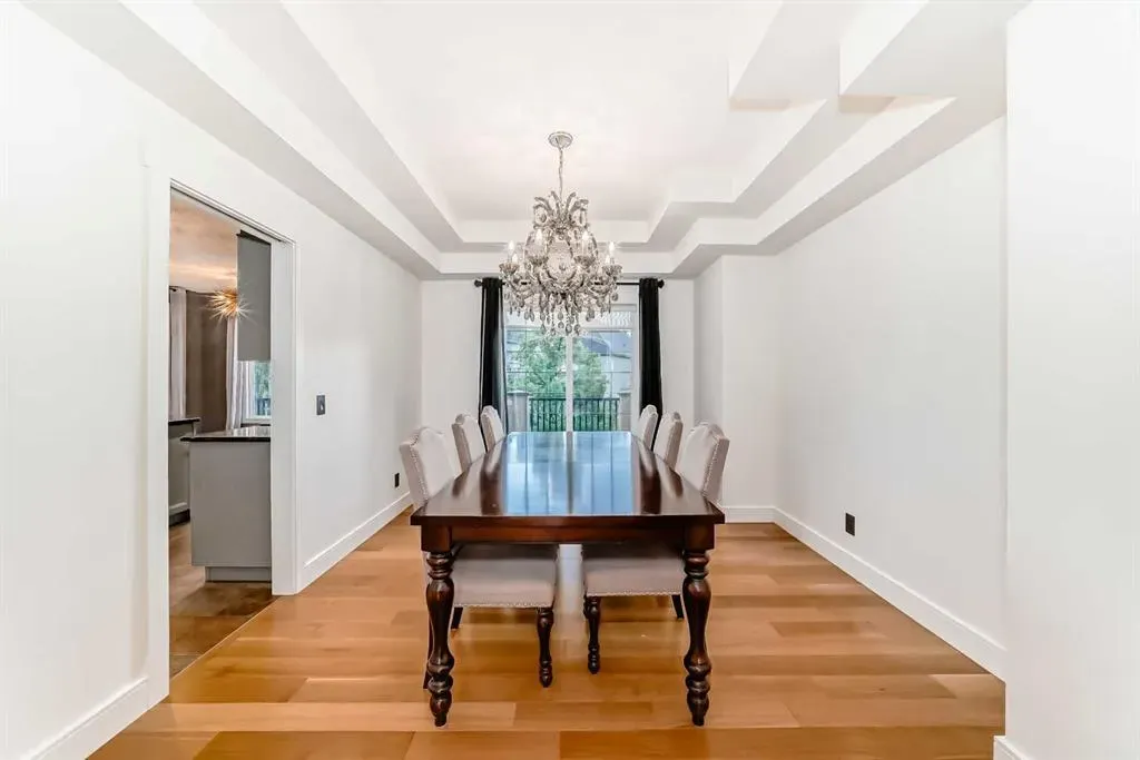 2 Tuscany Estates Crescent NW