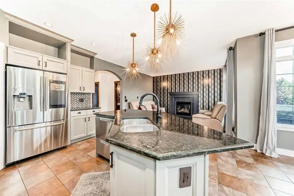 2 Tuscany Estates Crescent NW