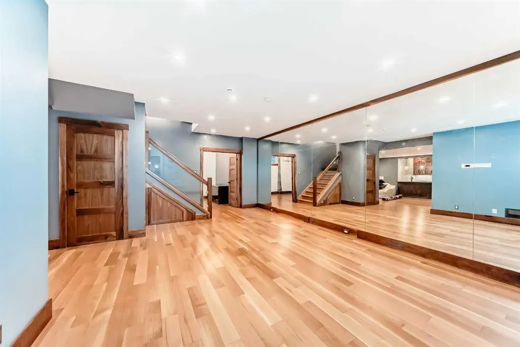 2 Tuscany Estates Crescent NW