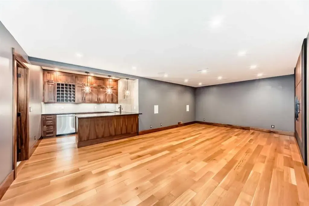 2 Tuscany Estates Crescent NW