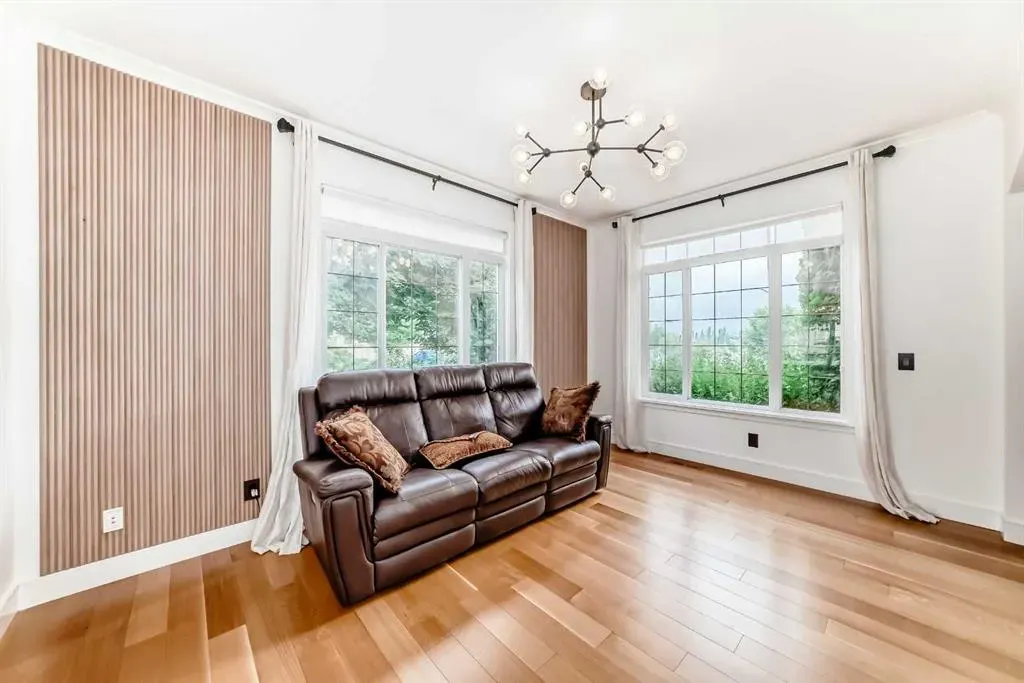 2 Tuscany Estates Crescent NW