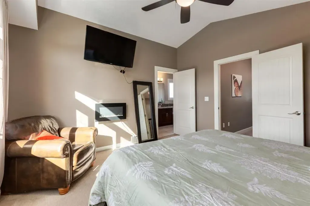 6616 Bowness Road NW