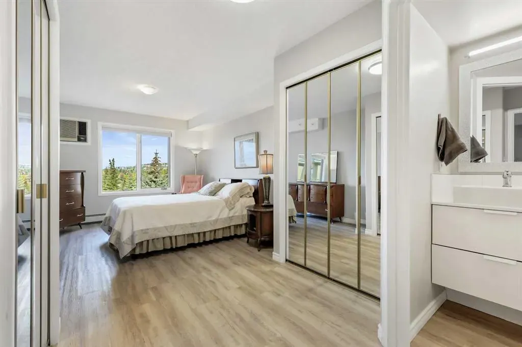 7239 Sierra Morena Boulevard SW, #404