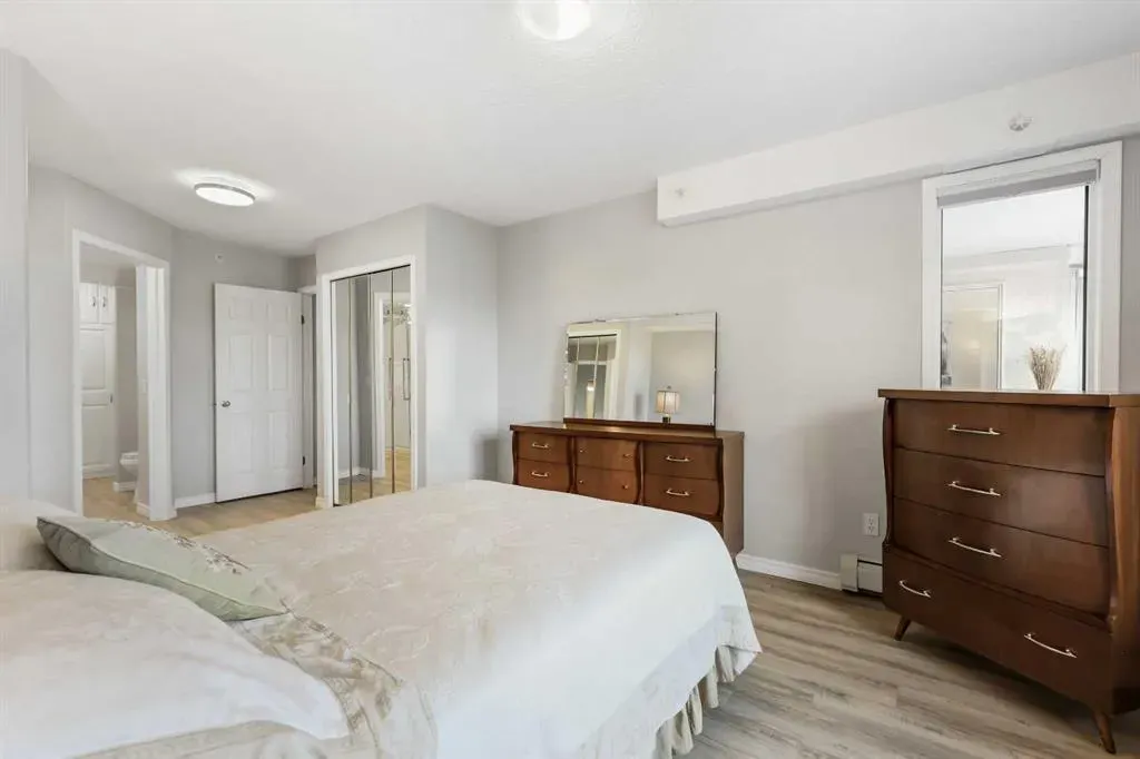 7239 Sierra Morena Boulevard SW, #404