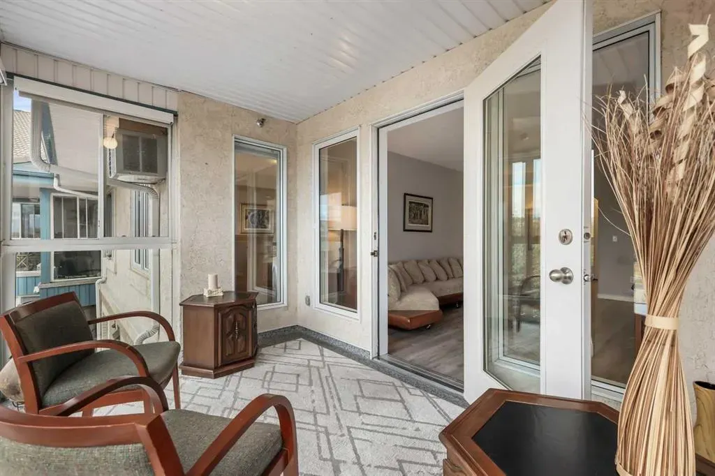 7239 Sierra Morena Boulevard SW, #404