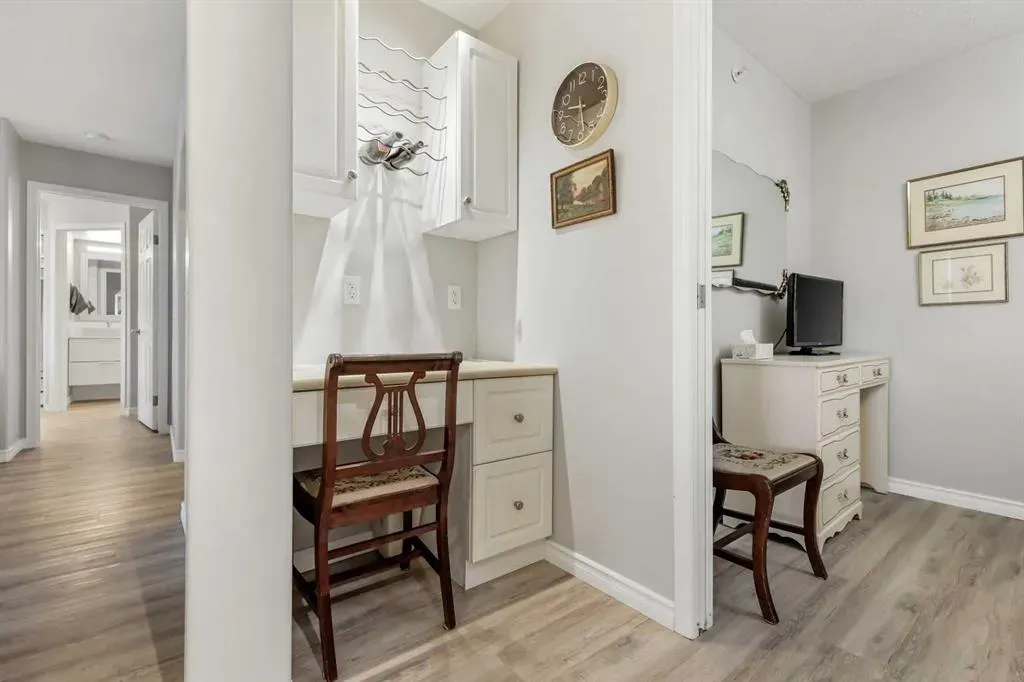 7239 Sierra Morena Boulevard SW, #404