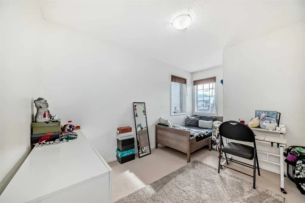 127 Covepark Green NE