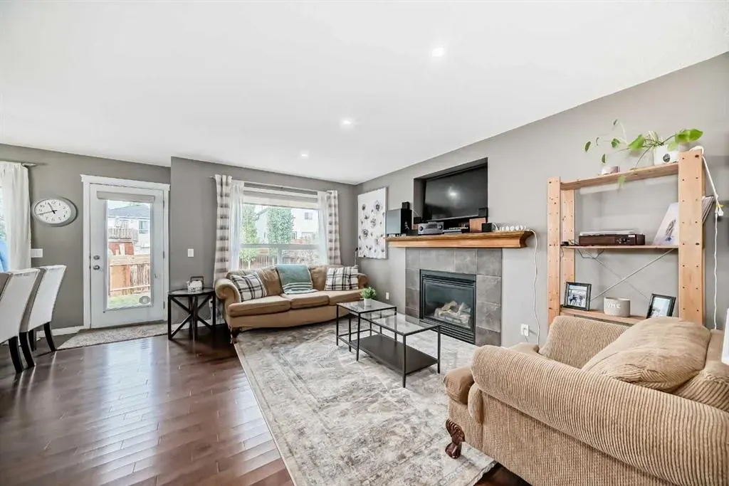 127 Covepark Green NE