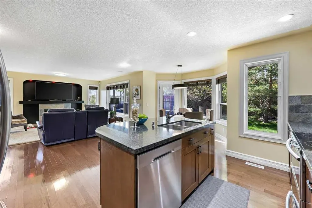 5619 Coach Hill Road SW