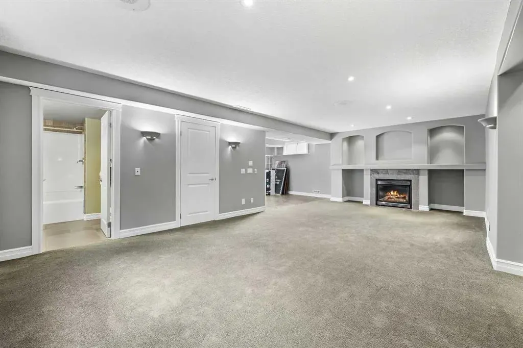 5619 Coach Hill Road SW