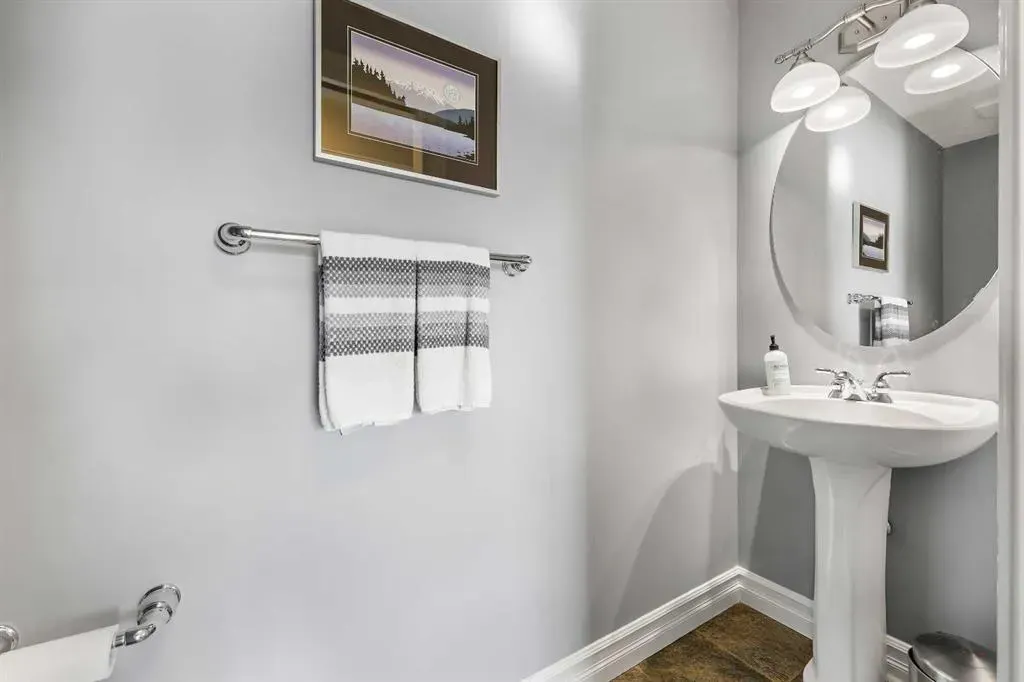 5619 Coach Hill Road SW