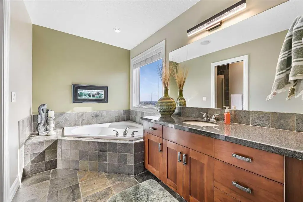 5619 Coach Hill Road SW