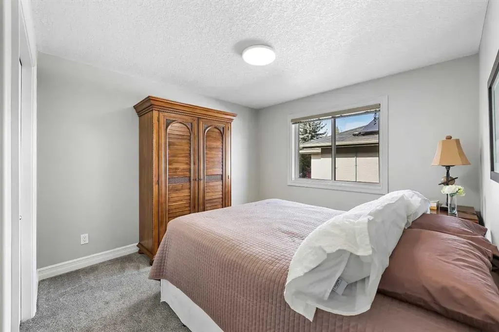 5619 Coach Hill Road SW