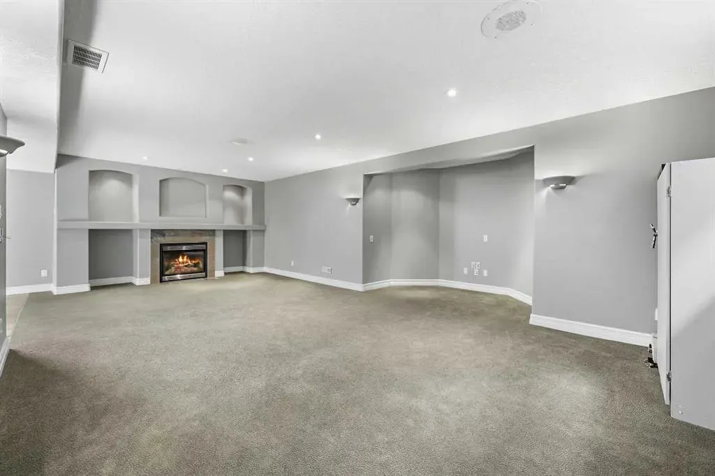 5619 Coach Hill Road SW