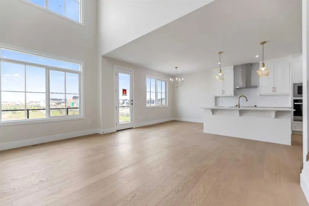 288 Savanna Drive NE