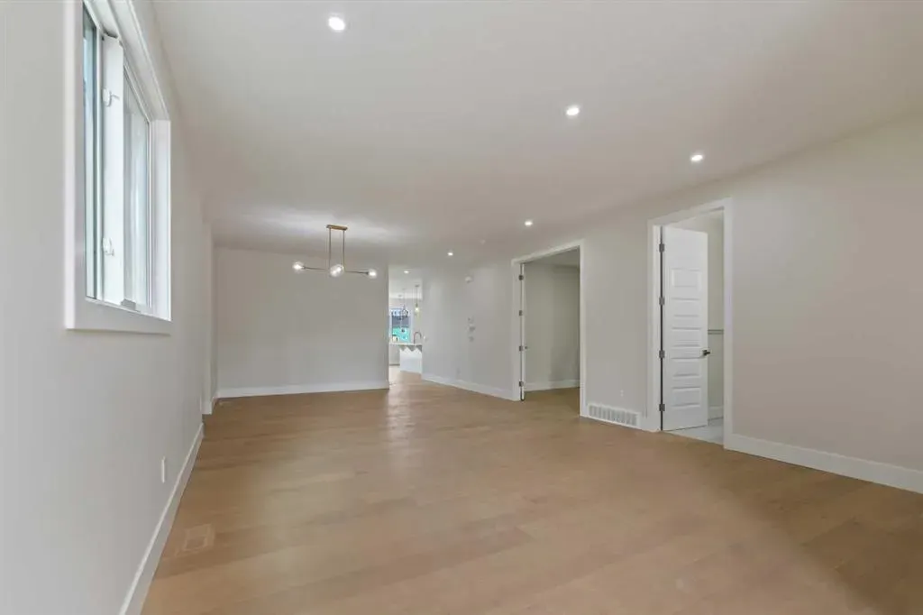 288 Savanna Drive NE