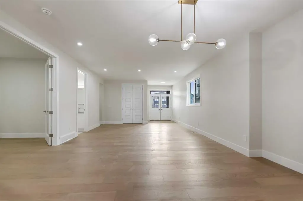 288 Savanna Drive NE